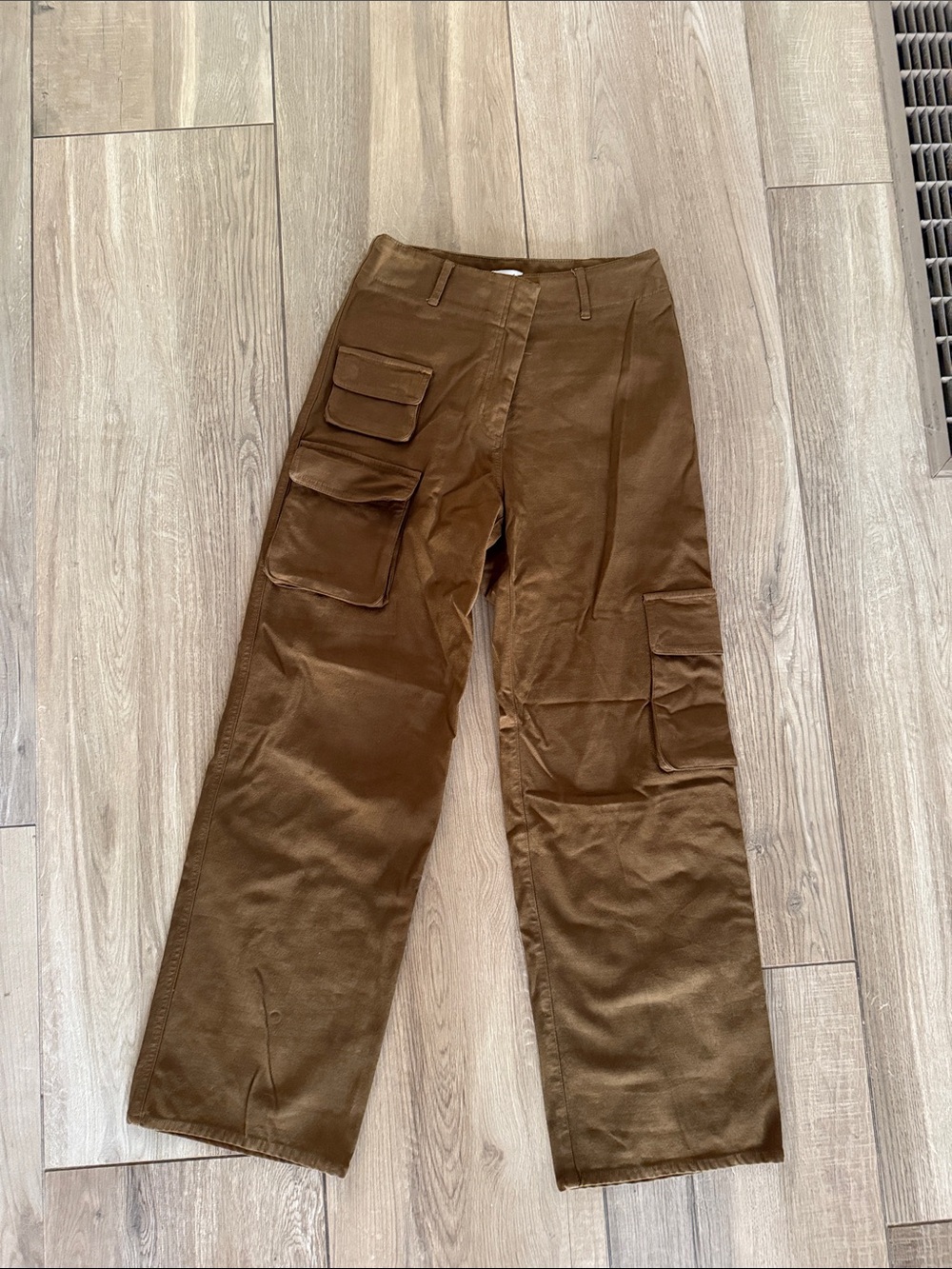 Wilfred Cargo Pants in Dark Brown